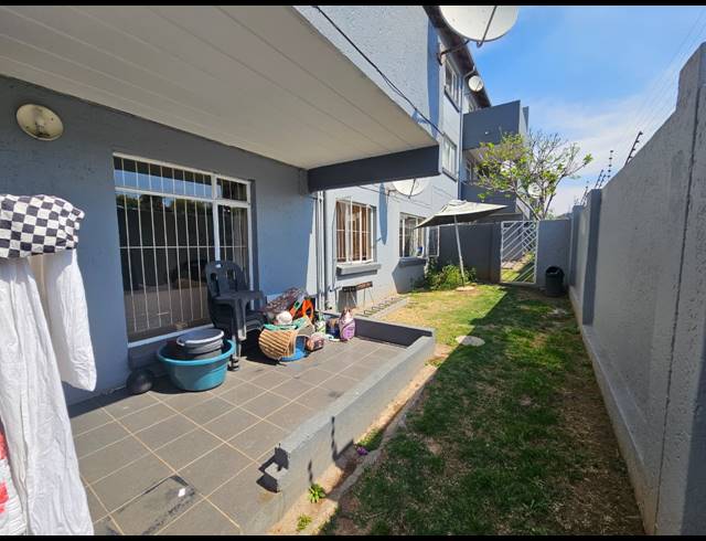 3 BEDROOM SECTIONAL TITLE FOR SALE IN LINMEYER